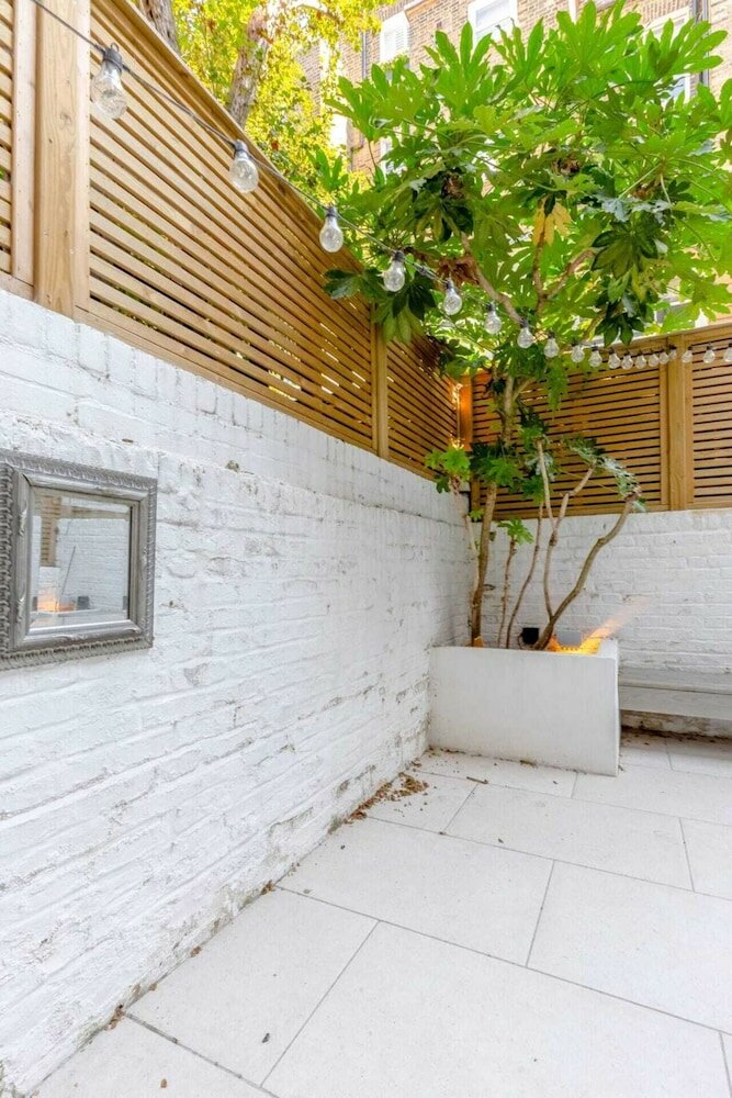Фото Stylish 1 Bedroom Apartment in Pimlico With Lovely Garden