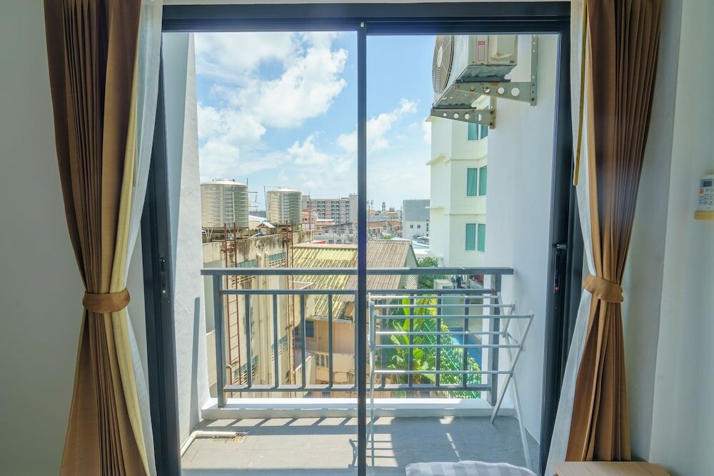 Фото Modern Place Patong Beach