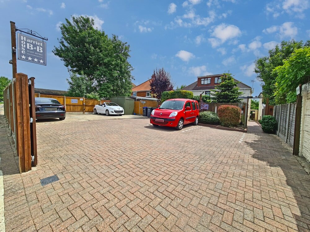 Фото Harriet House B&b