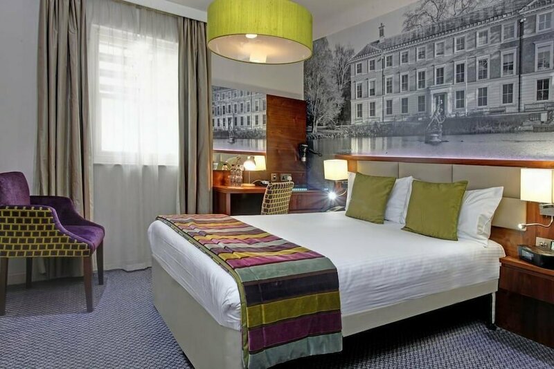 Гостиница Seraphine Kensington Olympia Hotel в Лондоне