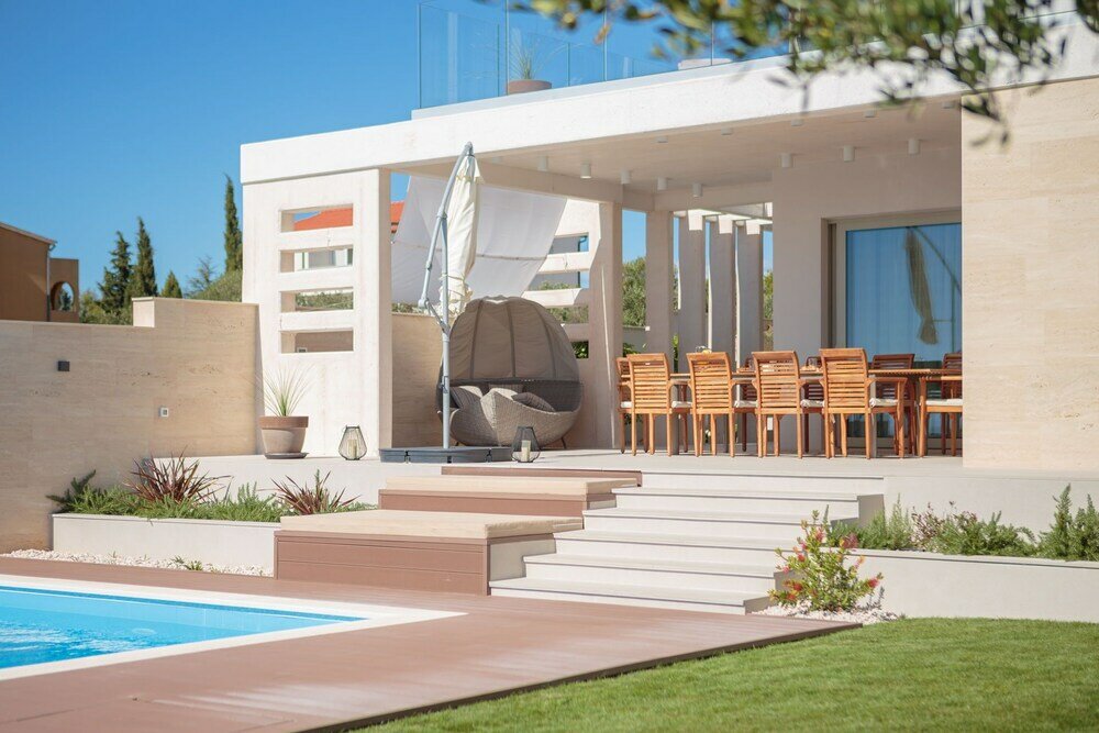 Фото Luxury Villa Cinderella with Swimming Pool