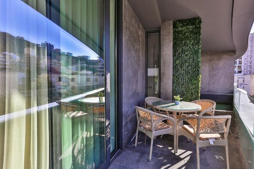 Фото Royal Gardens Apartments