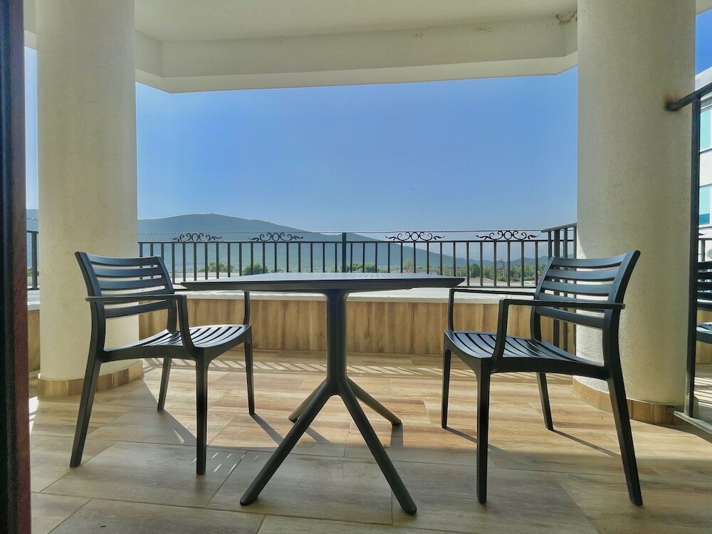 Фото Hotel Opera Jaz