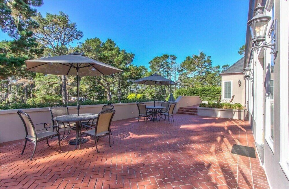 Фото Lx33: Luxury Vacation Villa On Pebble Beach With Pool