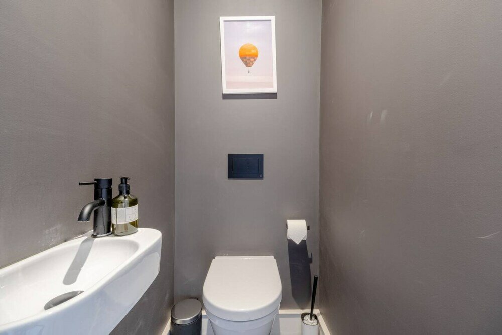 Фото Beautiful Minimalistic 2bd House - Victoria Park