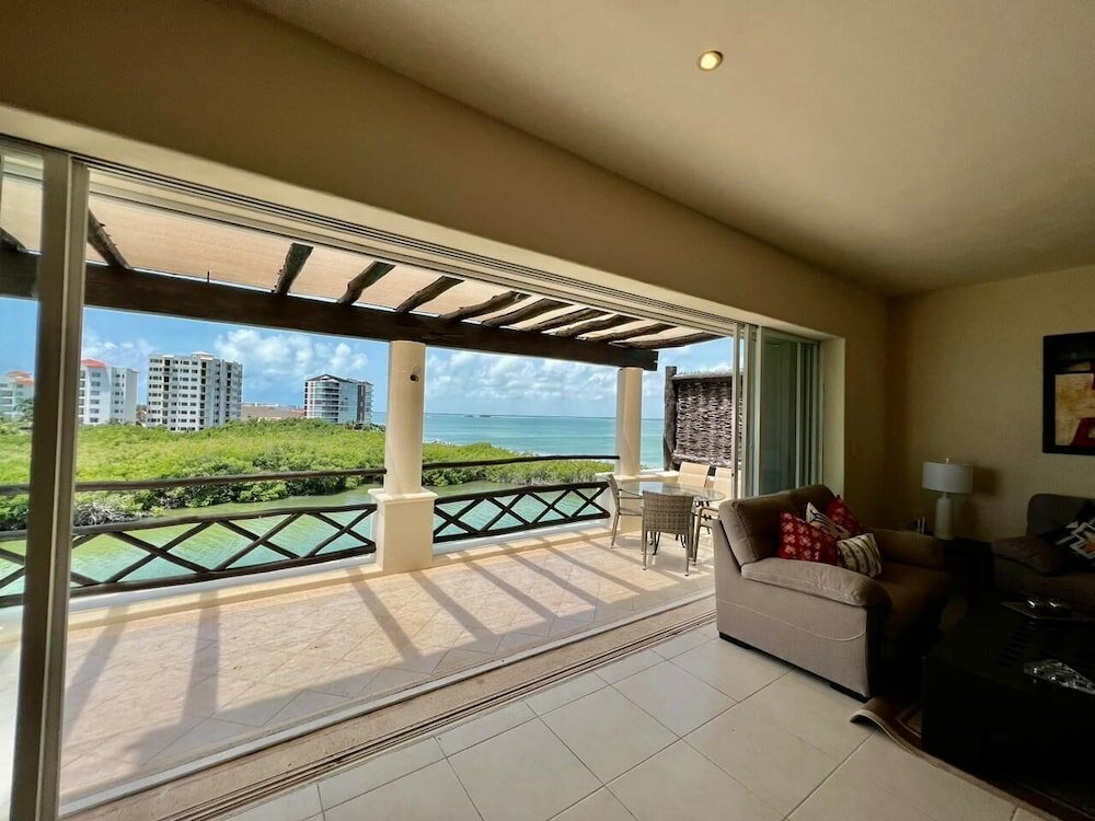 Фото Waterfront Condo Hotel Zone