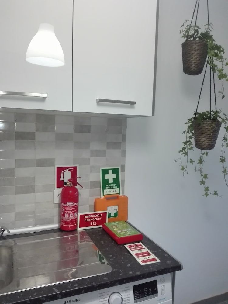 Фото Odivelas metro hospedagem