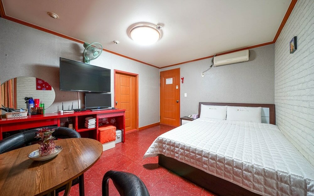 Фото Busan Jaesong-dong Romance