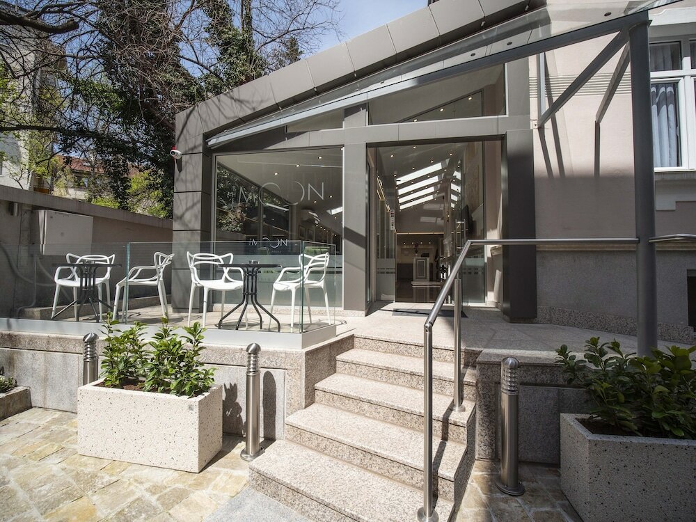 Фото The Moon Boutique Hotel