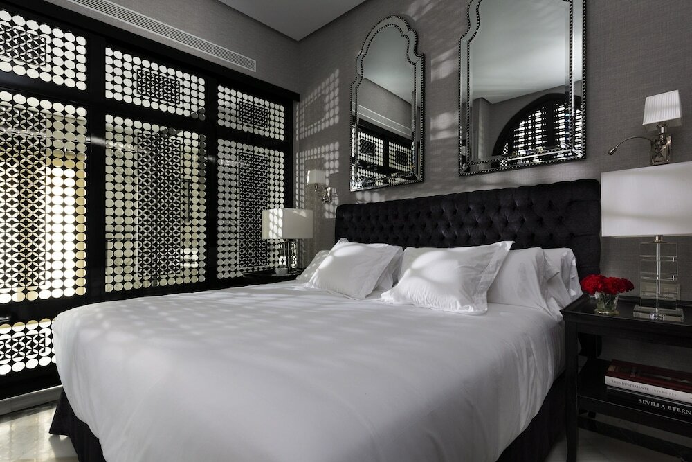 Фото Casa de Triana Luxury Suites by Casa del Poeta
