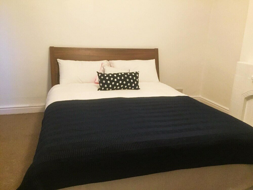 Фото North London Cottage