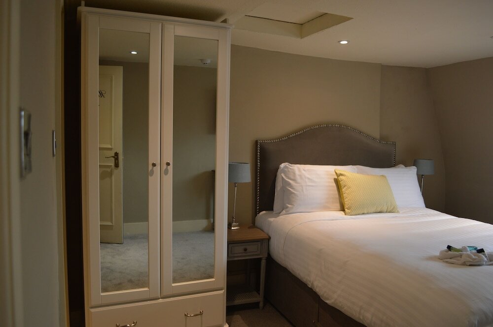 Фото The Crown Pub & Guesthouse