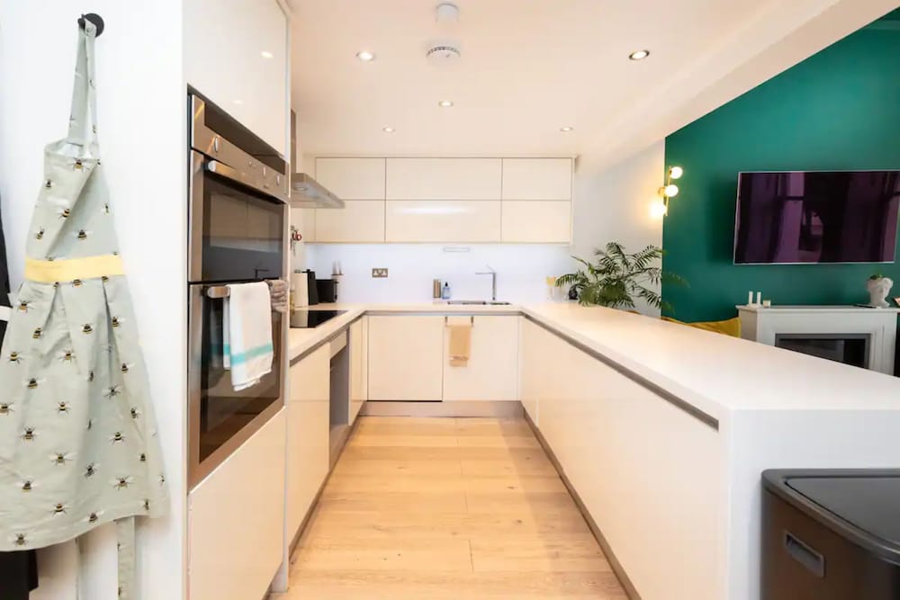 Фото Contemporary 2 Bedroom Flat W/balcony - Bayswater!