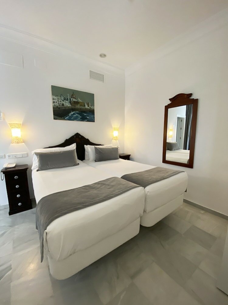 Фото Hotel Las Cortes De Cádiz