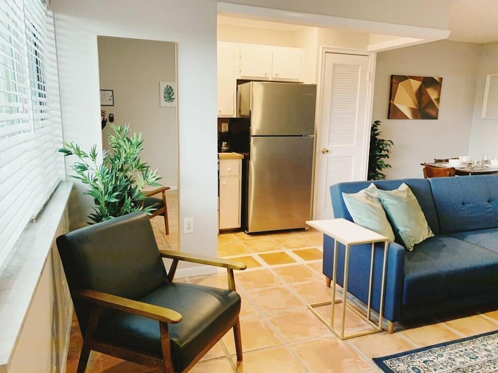 Фото Bayview Apartments by Lowkl