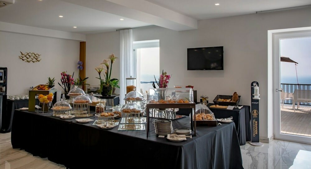 Фото Grand Hotel Serapide