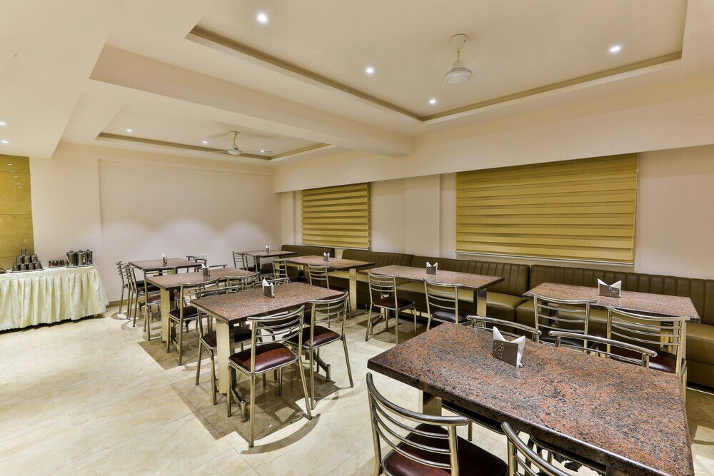 Фото Hotel Vbr Grand Inn