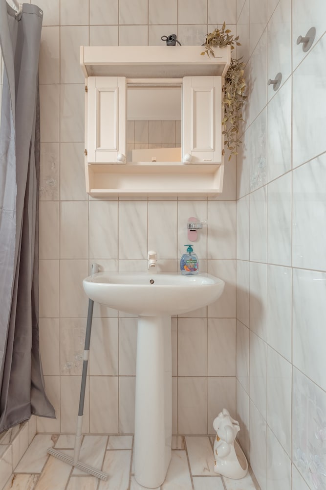 Фото Spacious 6 Bedroom Home In The Heart Of Tórshavn