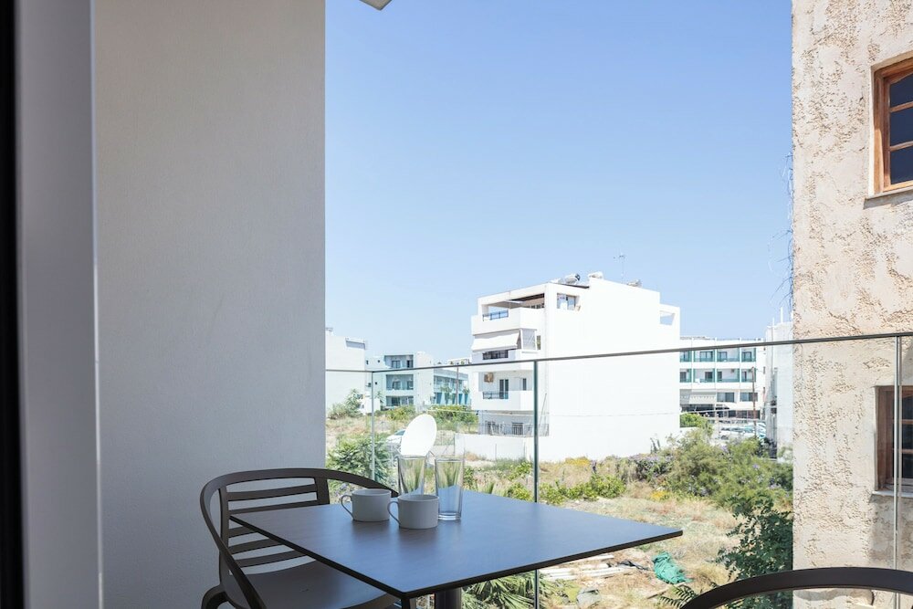 Фото Skipper Beachfront Suites