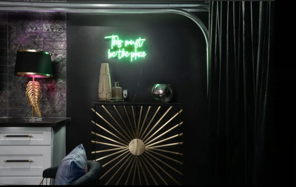 Фото The Blush & Beverly