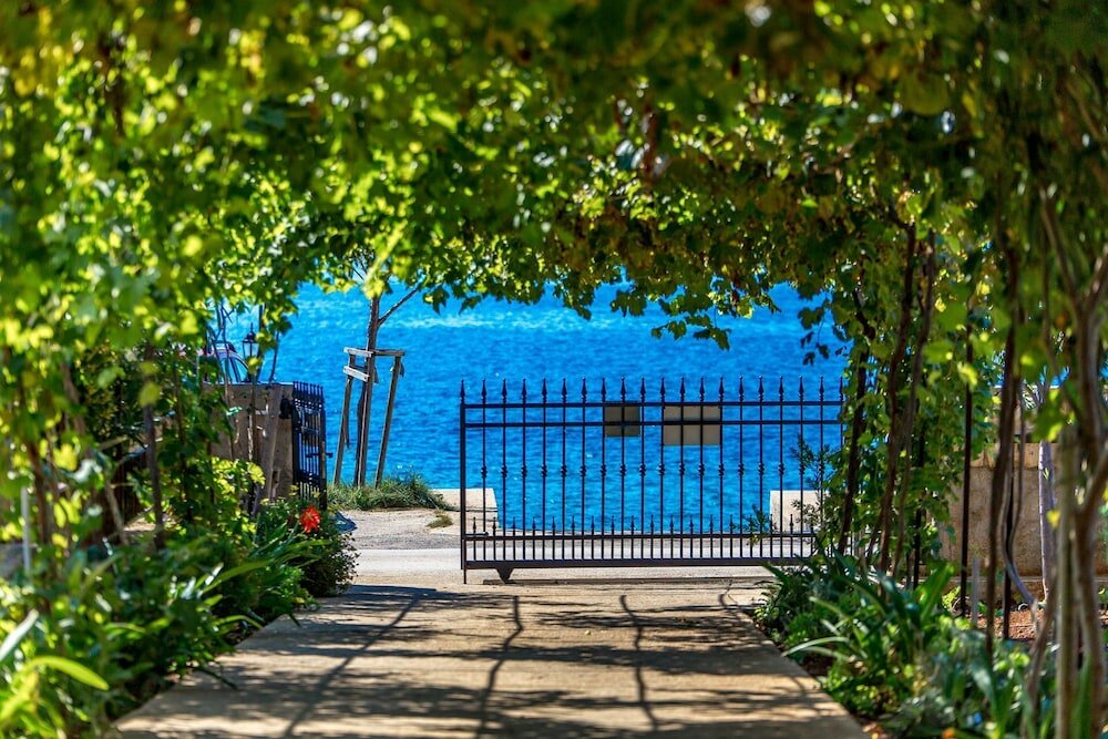 Фото Ivan - 15 m From Beach - A1