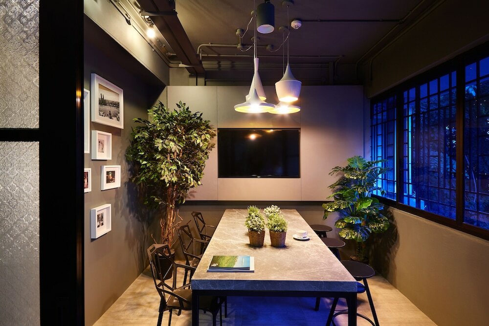 Фото The POD Boutique Capsule Hotel