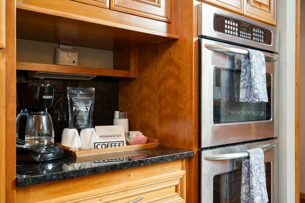 Фото Manor on the River - Whole House