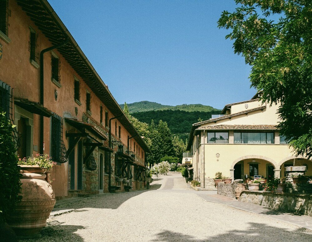 Фото Farmhouse in San Donato Fronzano