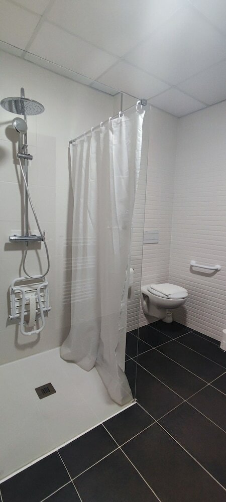 Фото Square Hôtel - Nimes