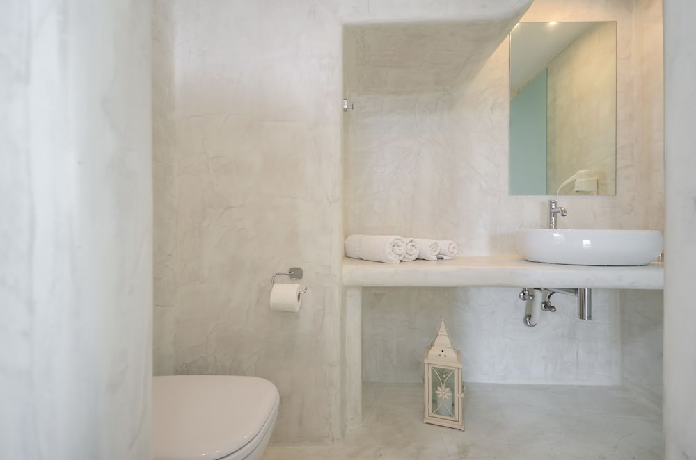 Фото Birikos Studios & Apartments