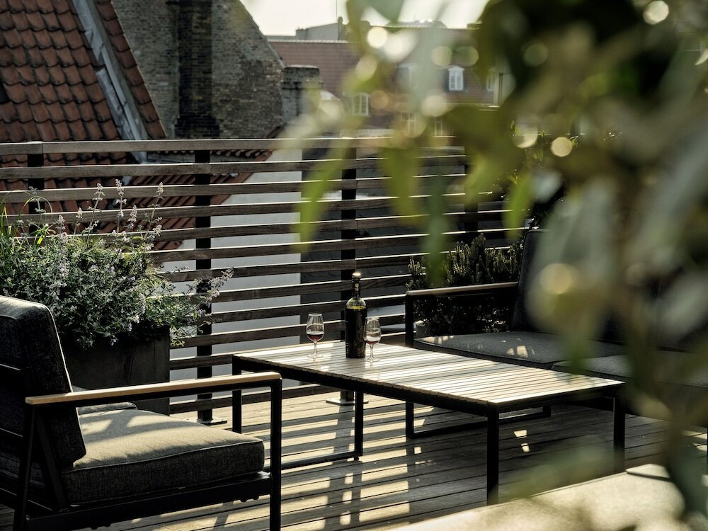 Фото Apēron Apartment Hotel