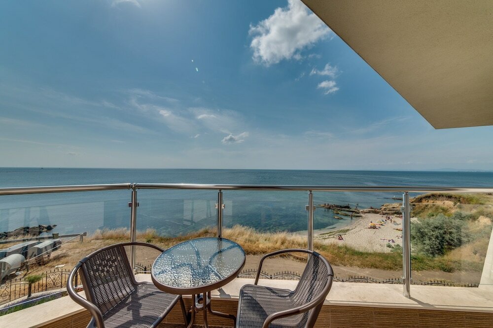 Фото Apartcomplex Golden Bay