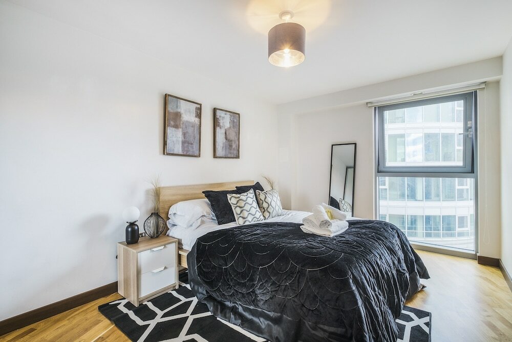 Фото My Serviced Space - Bridges Court Road