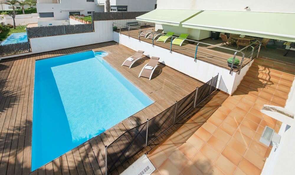 Фото Villa Déjà Vu with stunning sea views