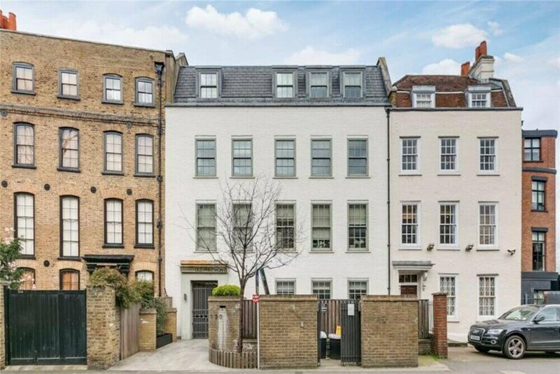 Гостиница Beautiful 2 Bedroom Flat With Terrace in Fulham в Лондоне
