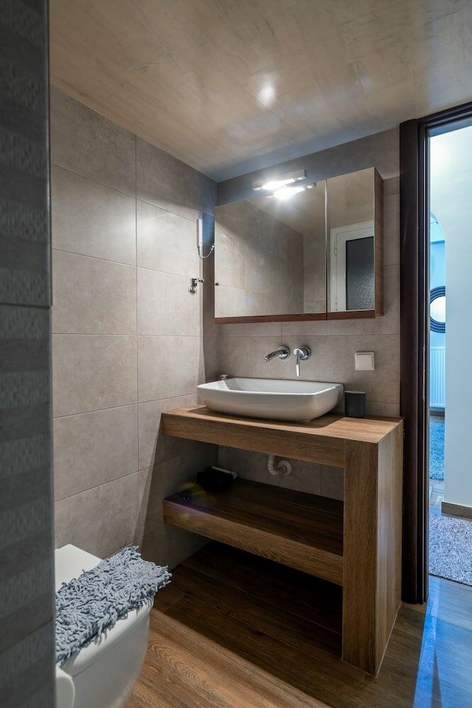 Фото 2br Renovated Flat Close To Metro