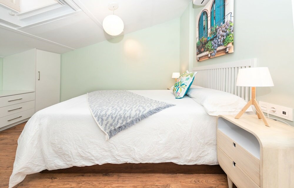 Фото Continental Suit Sky