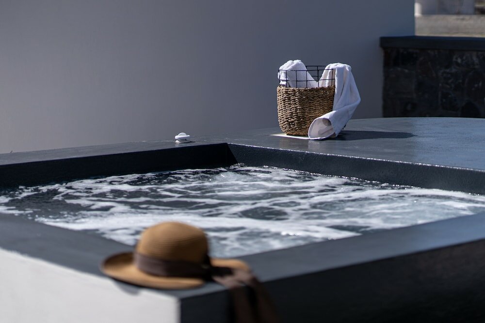 Фото Almira Luxury Suites