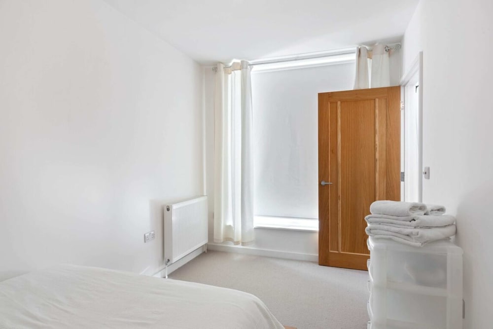 Фото Cosy 2 Bedroom House Near Greenwich