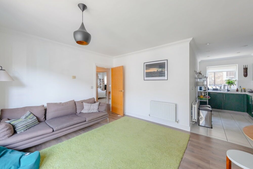 Фото Light & Modern 2bd Flat With Balcony - Brick Lane