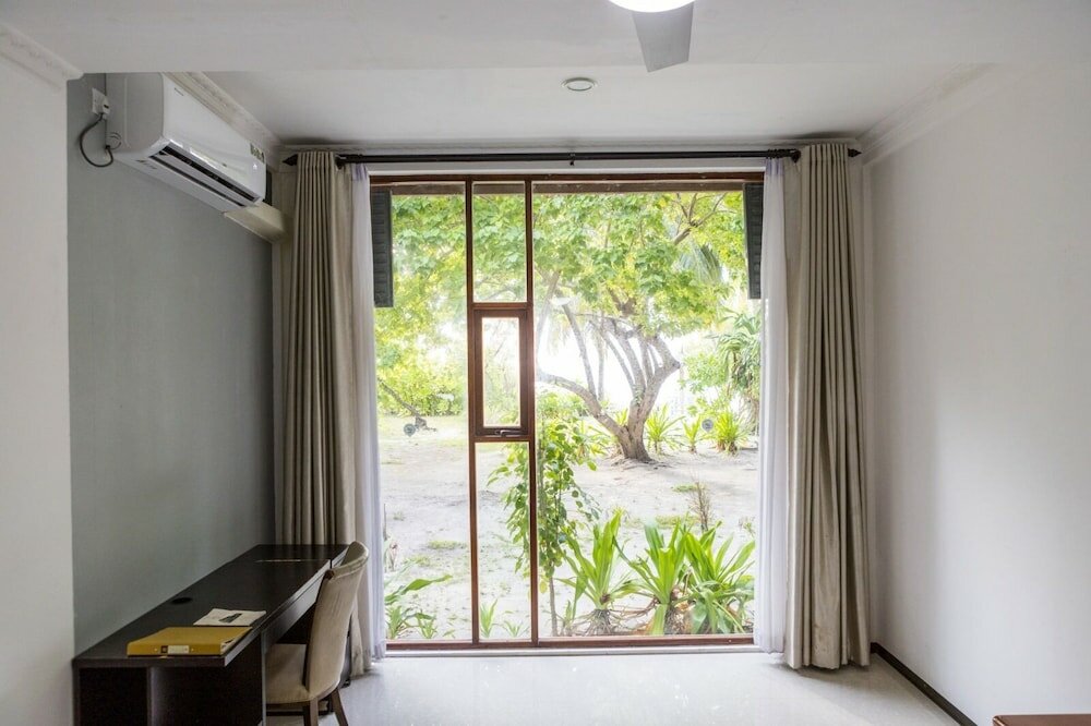 Фото Nazaki Beach Hotel