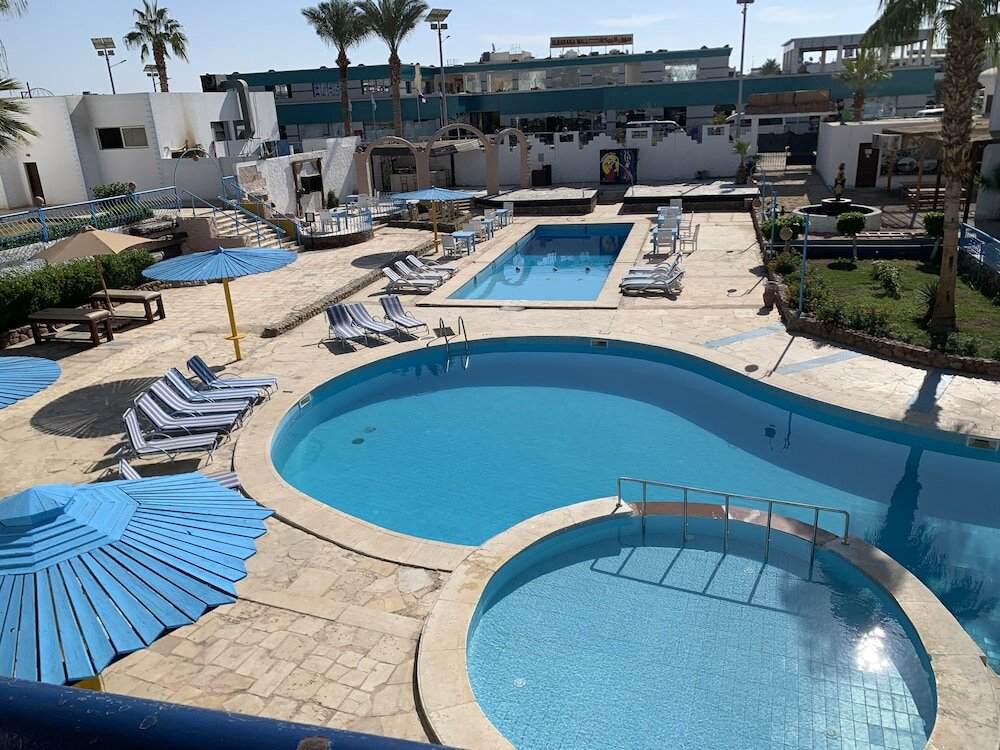 Фото отеля 2