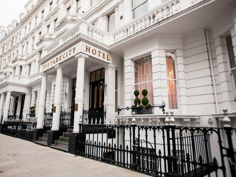 Фото отеля 1