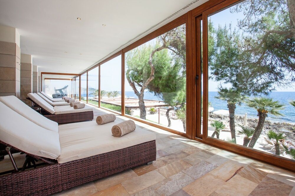 Фото Grupotel Aguait Resort & SPA - Adults Only