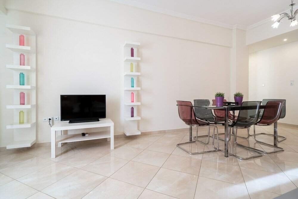 Фото Fotomara sunny and colourful apartment