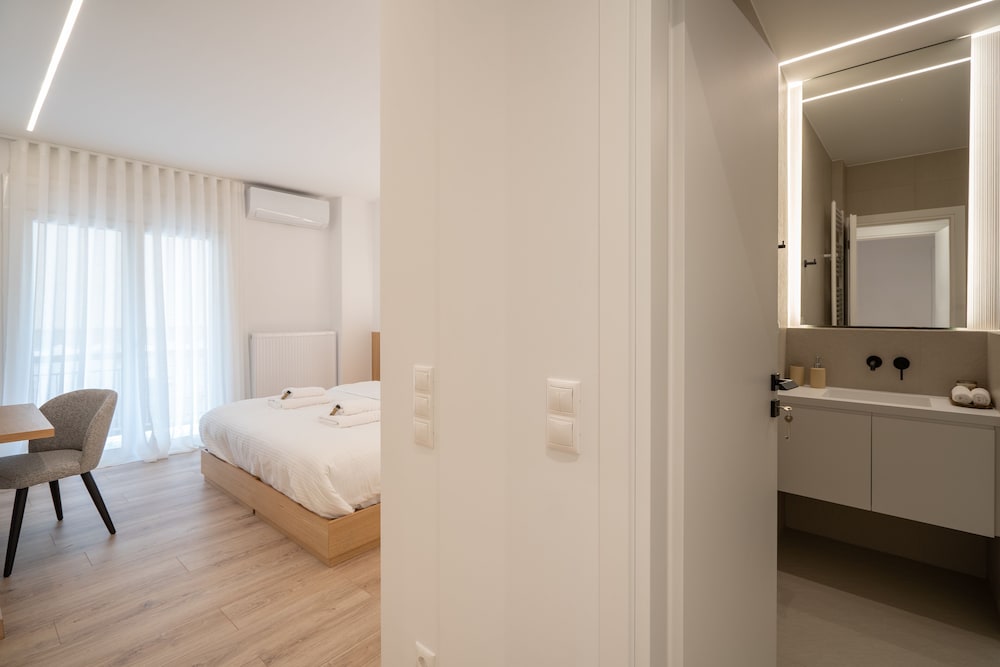 Фото Kolonaki Upscale 4 bdr Luxury apartment