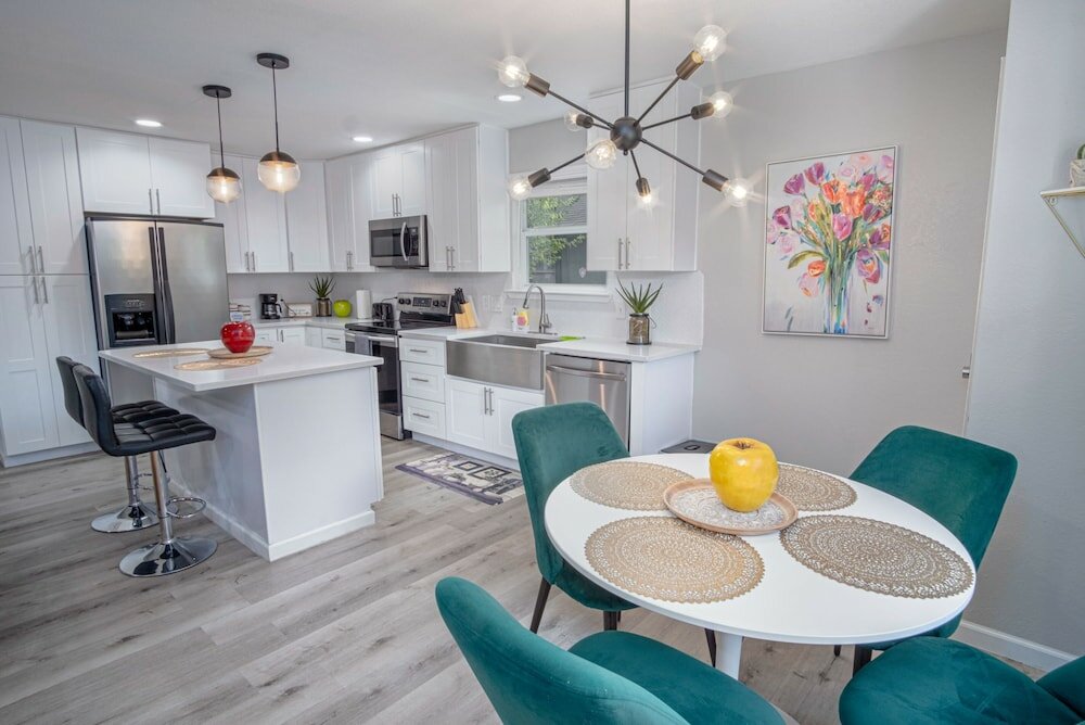 Фото Freshly Remodeled 3br 2ba Near Fantastic Downtown