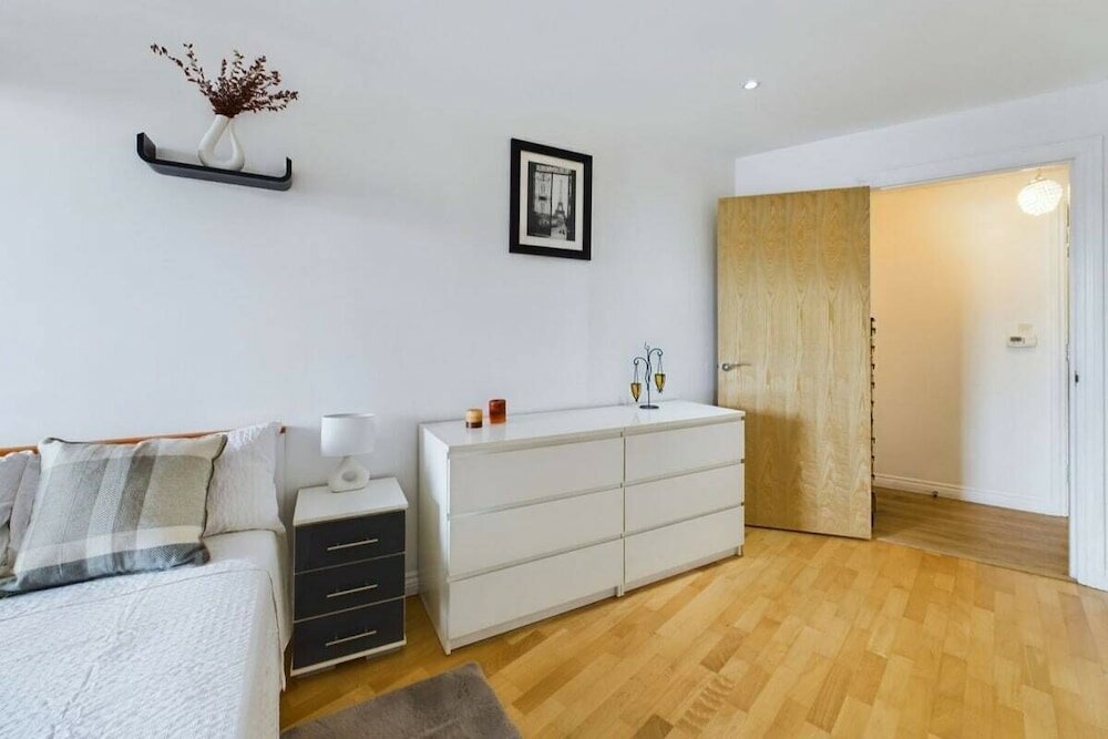 Фото The Battersea Sanctuary - Classy 1bdr Flat With Terrace