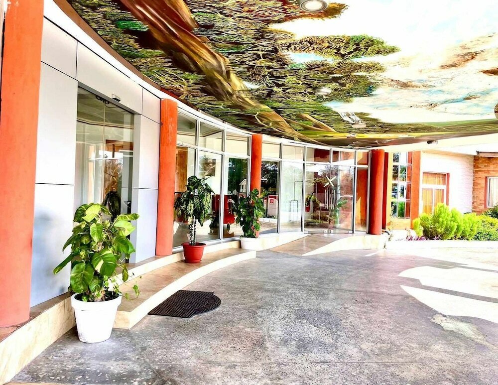 Фото отеля 2