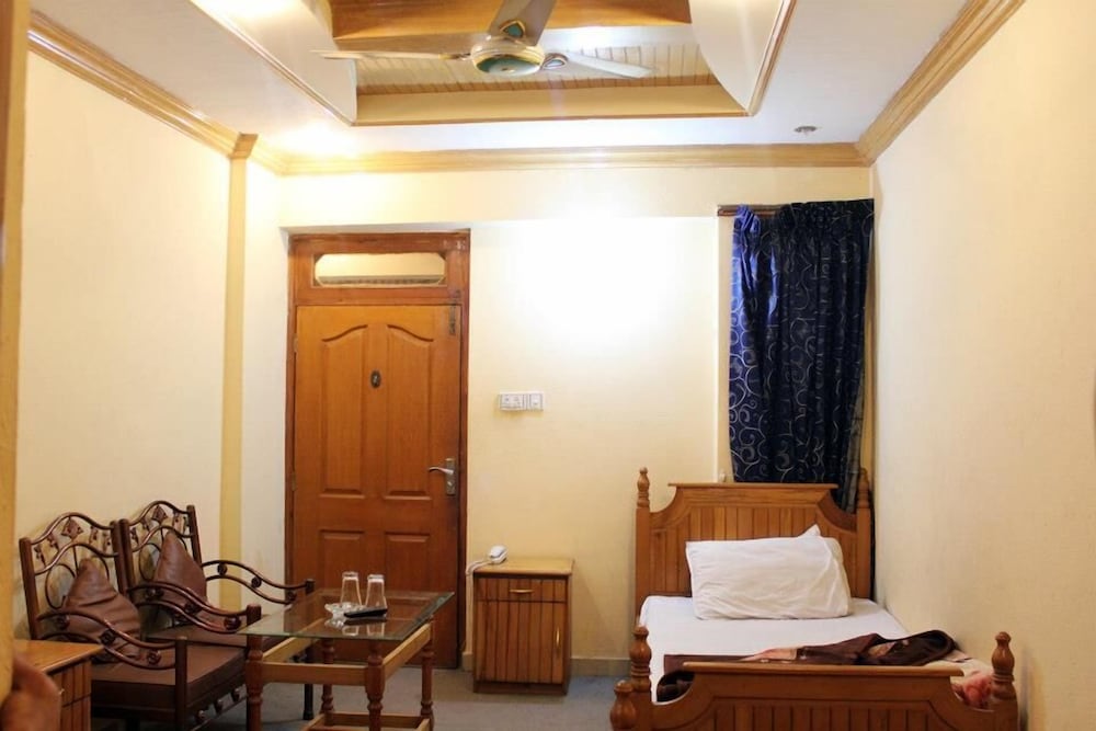 Фото Akbar International View Hotel